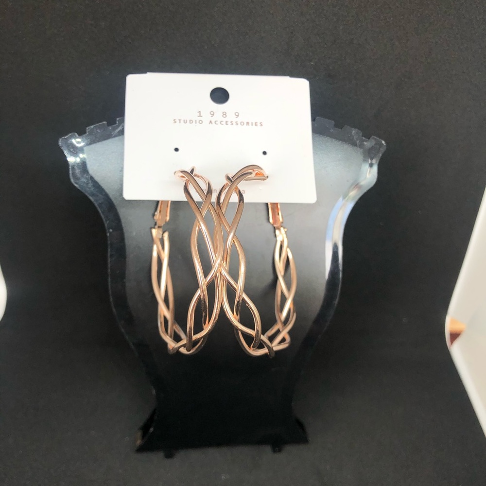 Earrings - Picture 5 of 8